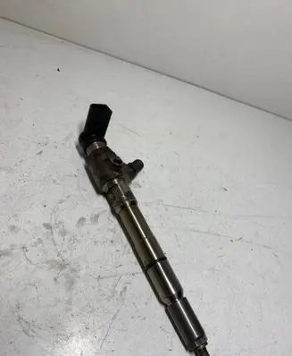 Volkswagen Golf VI Fuel injector 03L130277B