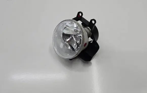Toyota Auris E180 Front fog light 81220-02110