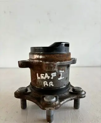 Nissan Leaf I (ZE0) Rear wheel hub