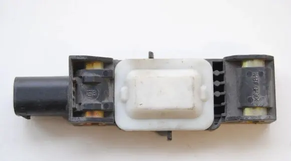 Peugeot 308 Airbag deployment crash/impact sensor 04671779AC
