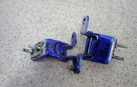Suzuki SX4 S-Cross Front door hinge set