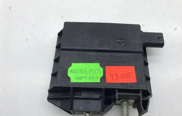Mercedes-Benz C W205 Battery relay fuse A0009061505