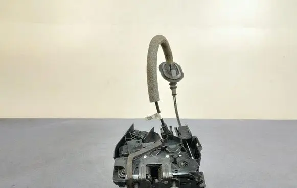 Renault Megane IV Rear door lock 825031733R
