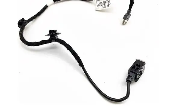 Peugeot 308 SW USB socket connector 9806048180