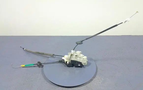 Porsche Cayenne (9PA) Front door lock 9Y1837016