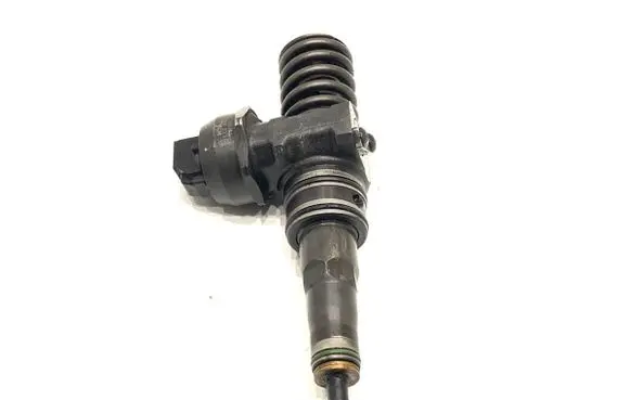 Audi A4 S4 B6 8E 8H Fuel injector 038130073BA