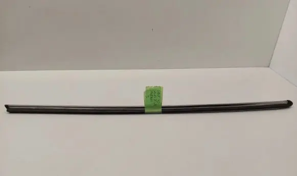 Rear fender molding trim