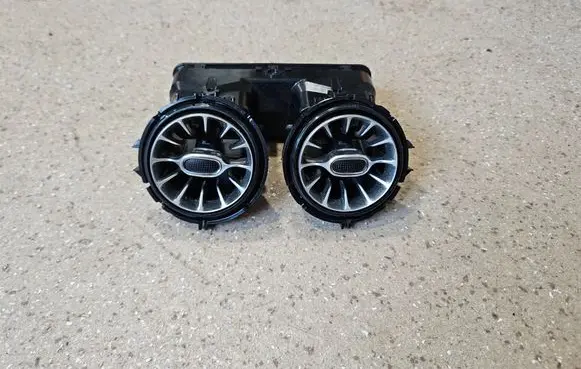Rear air vent grill