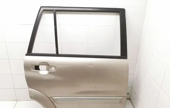 Suzuki Grand Vitara I Rear door