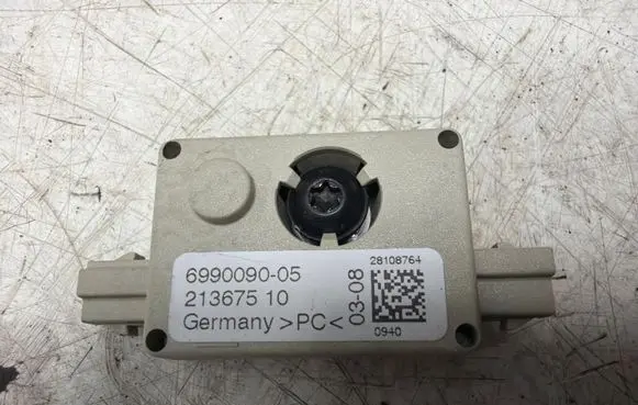 BMW 3 E90 E91 Aerial antenna amplifier 6990090