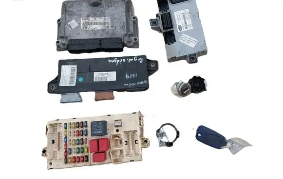 Fiat Stilo Engine ECU kit and lock set 0281010337 55181457