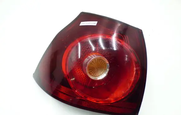 Volkswagen Golf V Tail light part 