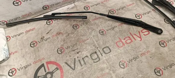 Volkswagen Golf VI Windshield/front glass wiper blade 