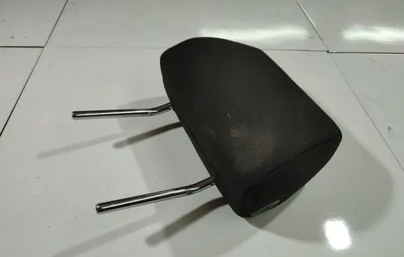 Opel Astra H Front seat headrest 