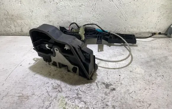 BMW 1 E81 E87 Front door lock A046998 7167076
