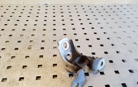 Renault Megane III Front door upper hinge