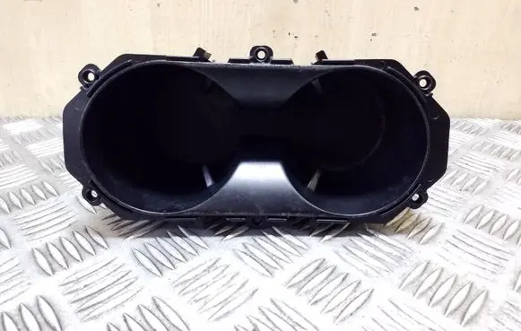 Cup holder front