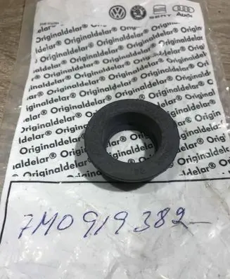 Volkswagen Golf VI Windshield washer fluid level sensor 7M0919382