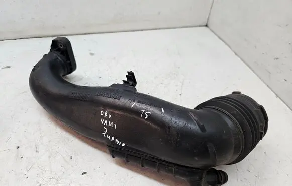 Dacia Duster Turbo air intake inlet pipe/hose 8200921878