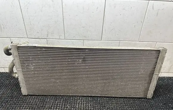 BMW 7 F01 F02 F03 F04 Coolant radiator 7576827