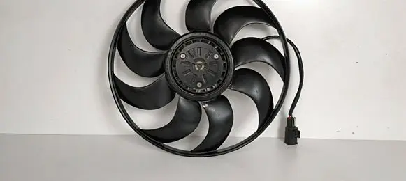 BMW 5 G30 G31 G38 Electric radiator cooling fan 8655845