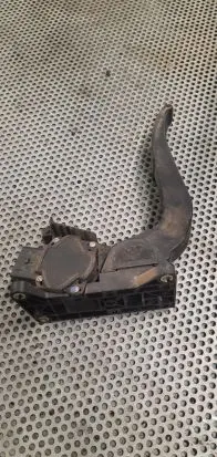 Mercedes-Benz Sprinter W906 Accelerator throttle pedal A9013000404 0281002335