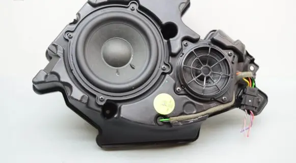 Audi Q7 4M Subwoofer speaker 4M0035302