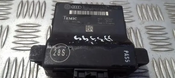 Volkswagen Jetta V Door control unit/module 1K0907530F 1K0907951