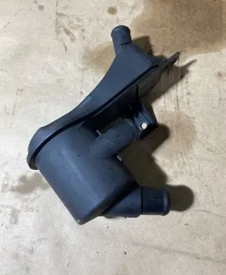 Ford Mondeo MK IV Oil breather separator 6G9Q6A785AB