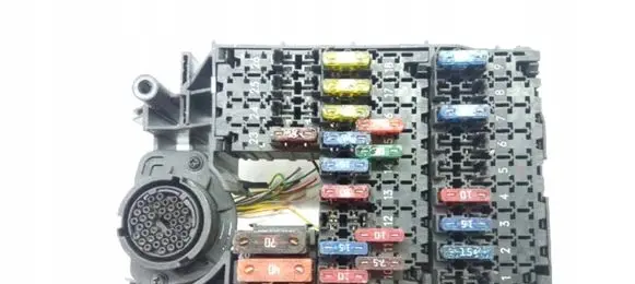 Mercedes-Benz E W210 Fuse box set
