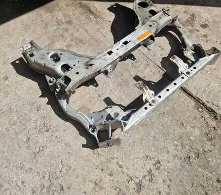 BMW 3 E90 E91 Front subframe 31116785639 6785639