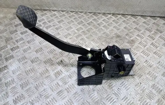 SsangYong Tivoli Accelerator throttle pedal