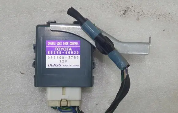 Toyota Land Cruiser (J120) Door control unit/module 85970-60030