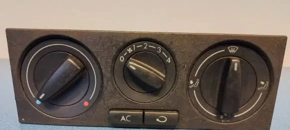 Volkswagen Golf IV Climate control unit 1J0820045F