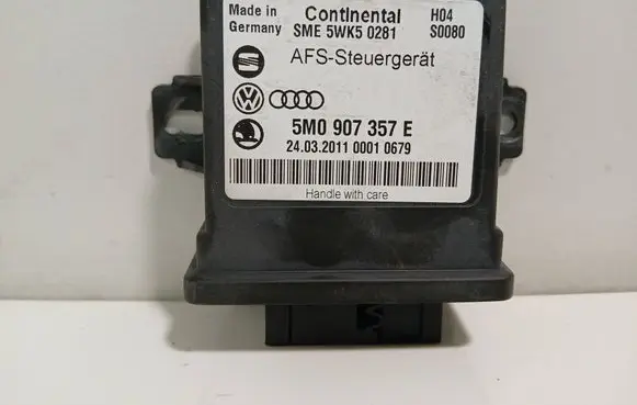 Volkswagen PASSAT B7 Light module LCM 5WK50281 5M0907357E 2403201100010679