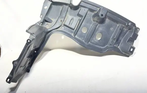Toyota Yaris Engine splash shield/under tray 51442-0D141