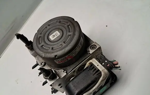 Peugeot 208 ABS Pump 9806891780