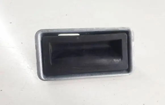 Volkswagen Touran II Tailgate/trunk/boot open switch 