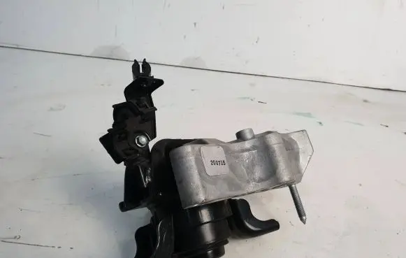 Lexus RX 450H Engine mount bracket 200715