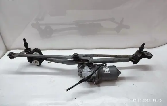 BMW X5 E70 Front wiper linkage and motor 72005360