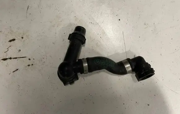 BMW 5 F10 F11 Engine coolant pipe/hose 3518749
