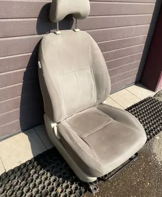 Toyota Prius (XW20) Front passenger seat 