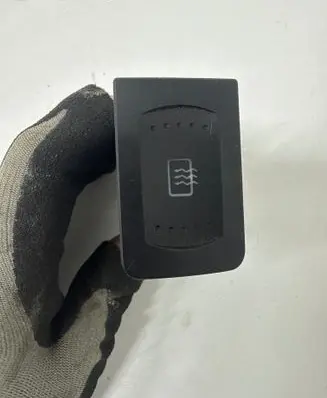 Volkswagen Golf IV Windscreen/window heater switch 1J0953235A