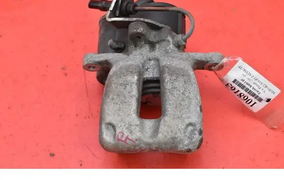 Volkswagen PASSAT B5.5 Rear brake caliper 