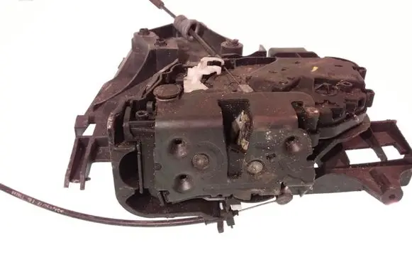 Volvo V50 Front door lock 30699784
