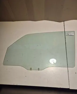 Mitsubishi Pajero Front door window/glass (coupe) 43R00033