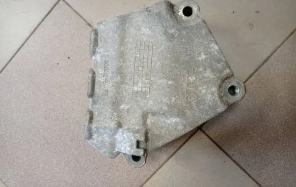 Buick Encore I Engine mounting bracket 95073703