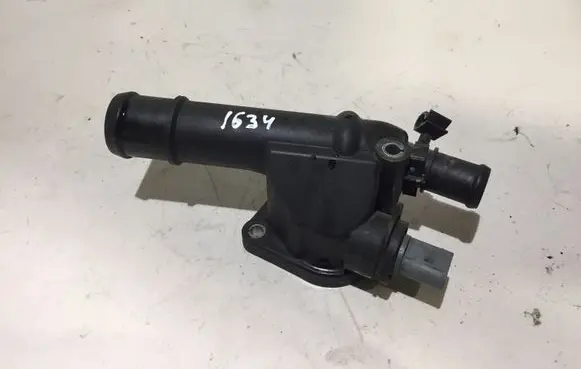 Volkswagen PASSAT B6 Engine coolant pipe/hose 03G121132E