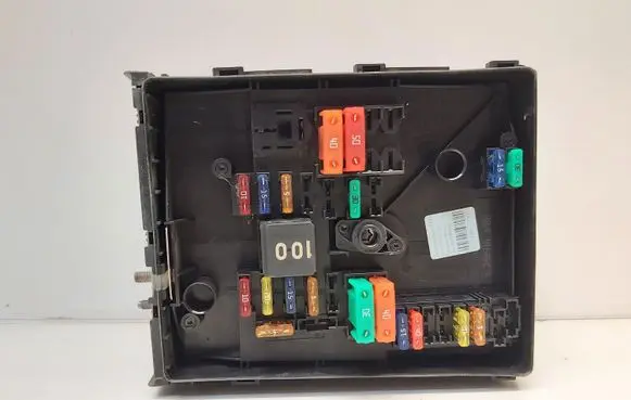 Skoda Yeti (5L) Fuse module 5L260916 1K0937118