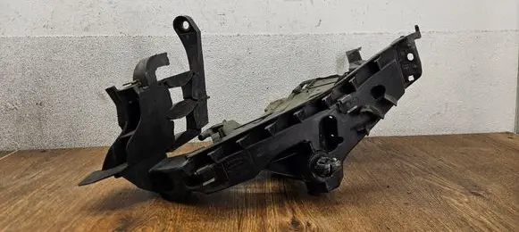 Audi A4 S4 B8 8K Headlight/headlamp mounting bracket 8K0805607 2002837